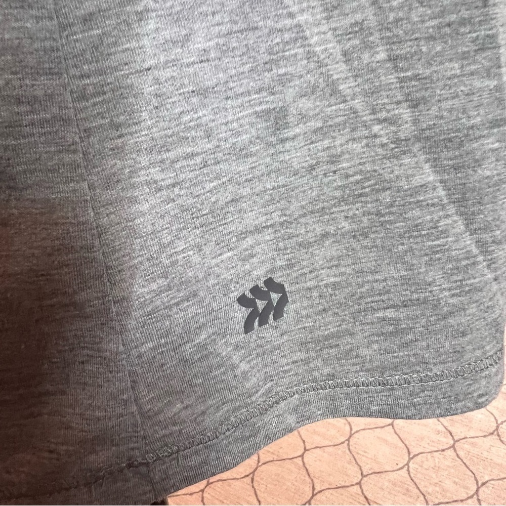 ALL IN MOTION Gray Women’s Medium Tank Top - Picture 4 of 6